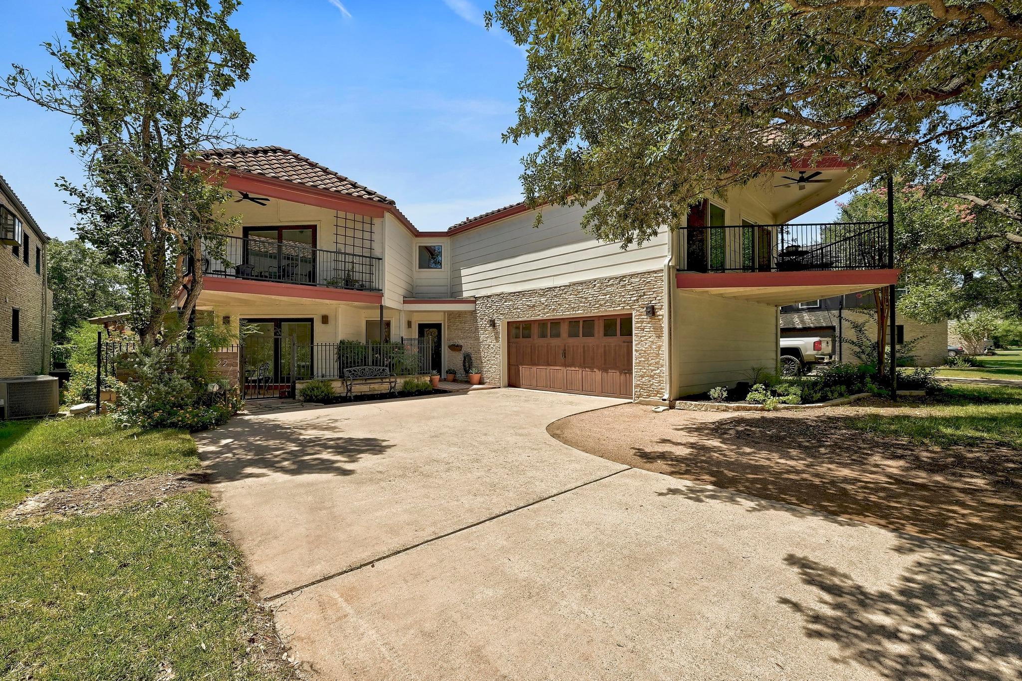 122 Acapulco Dr Property Photo 1