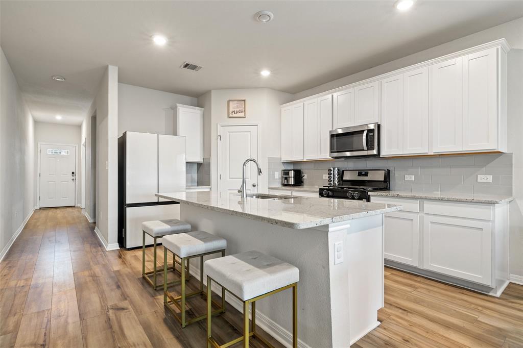 14029 Heartland Dr Property Photo 6