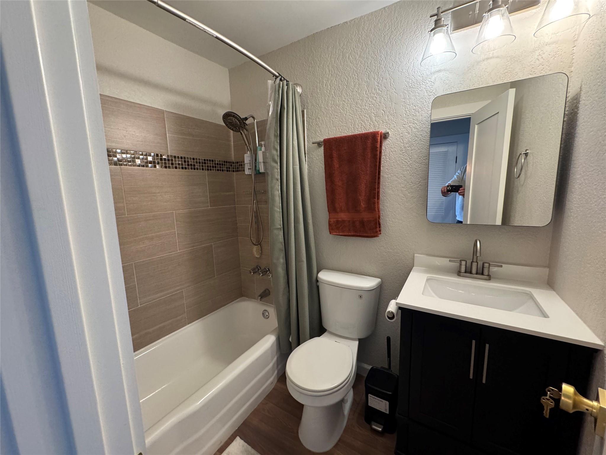2401 Manor Rd #118 Property Photo 9
