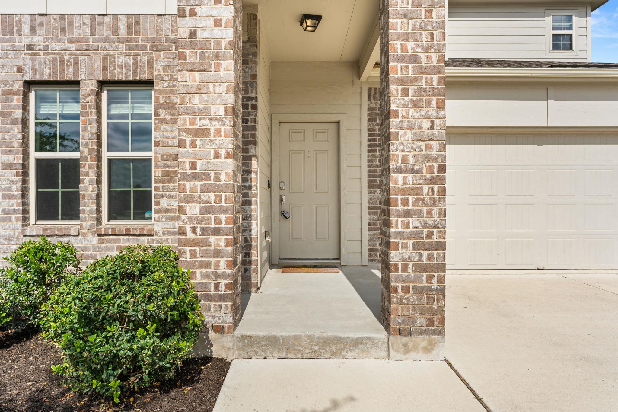 21300 Bird Wing Dr Property Photo 4