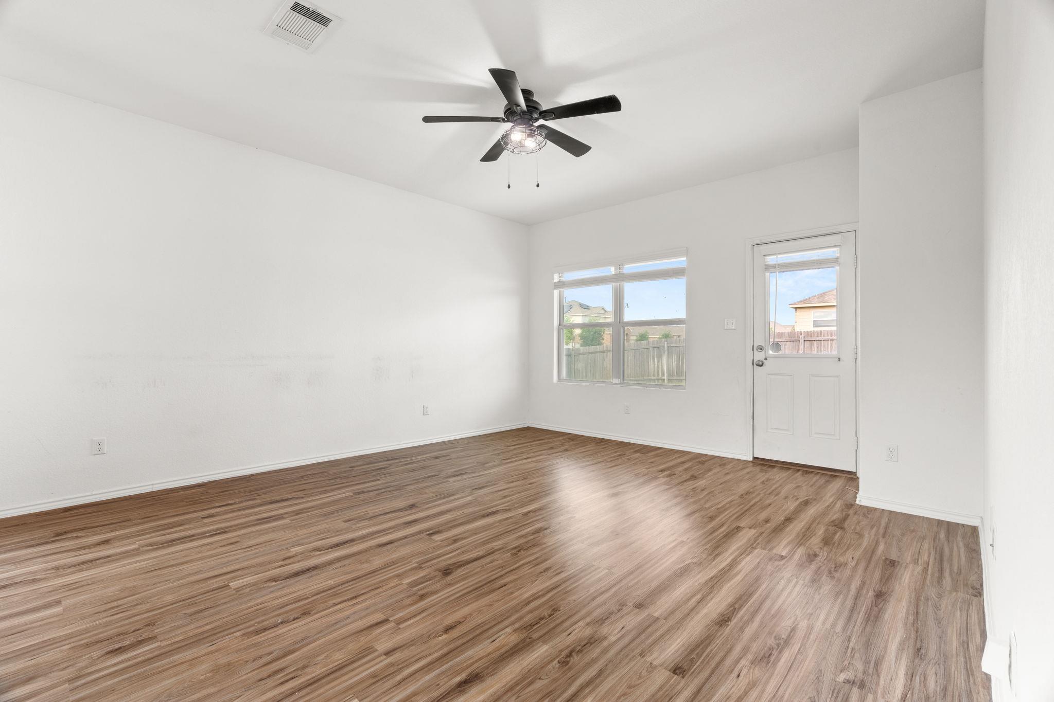 21300 Bird Wing Dr Property Photo 13