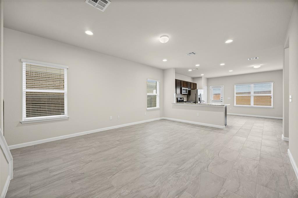 1121 La Conterra Blvd ##1 Property Photo 4