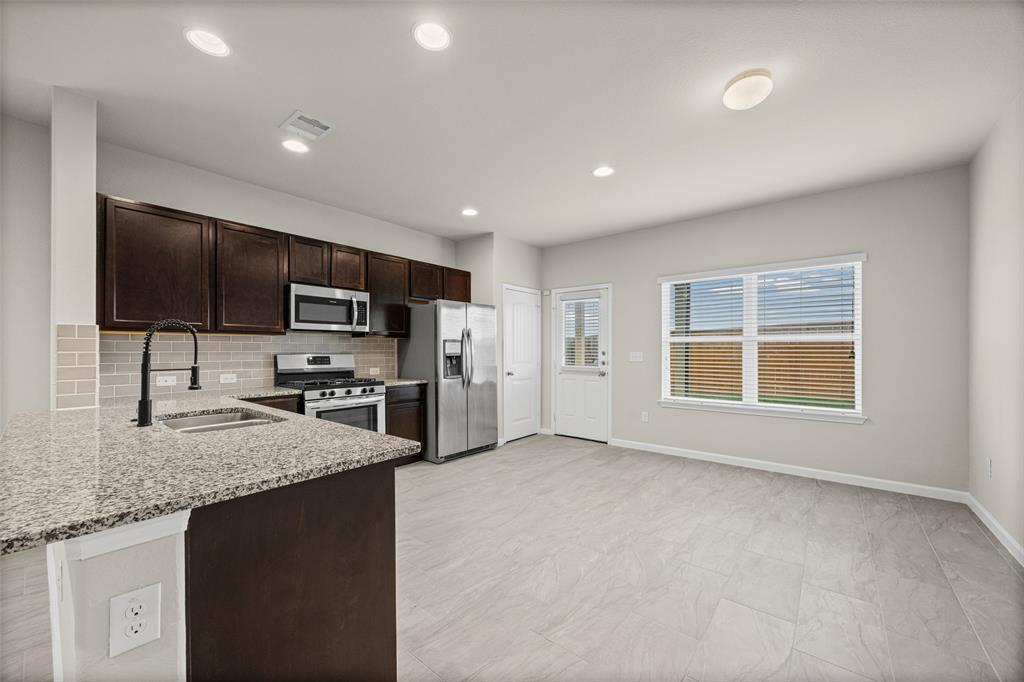 1121 La Conterra Blvd ##1 Property Photo 5