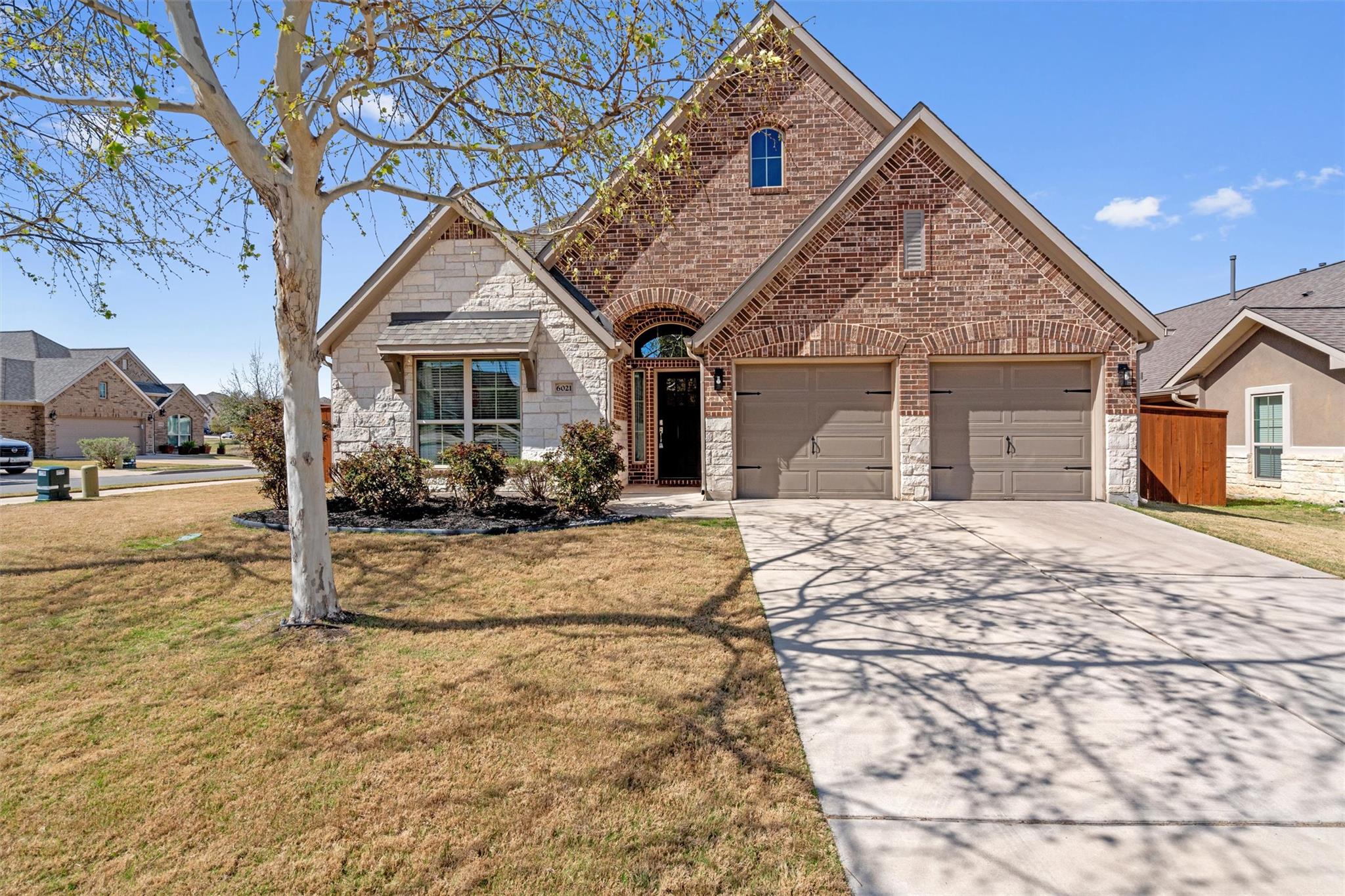 6021 Scenic Lake Dr Property Photo