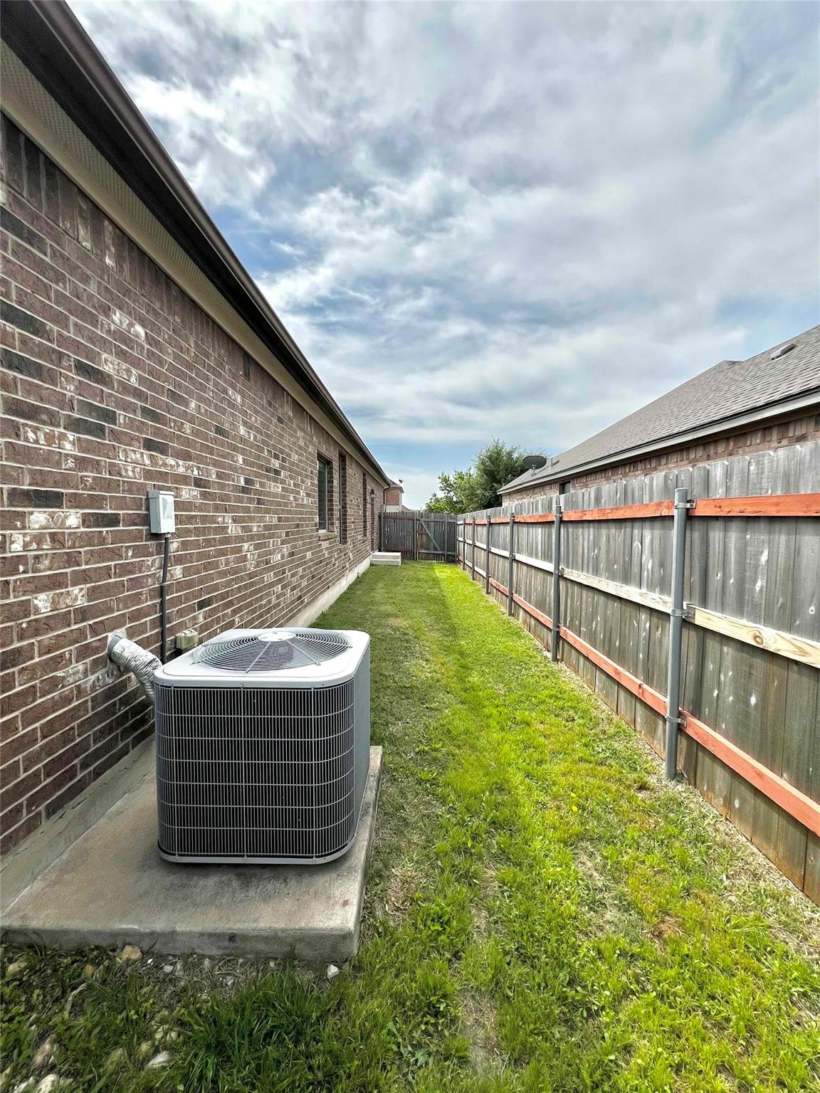 2009 Woodway Dr Property Photo 22