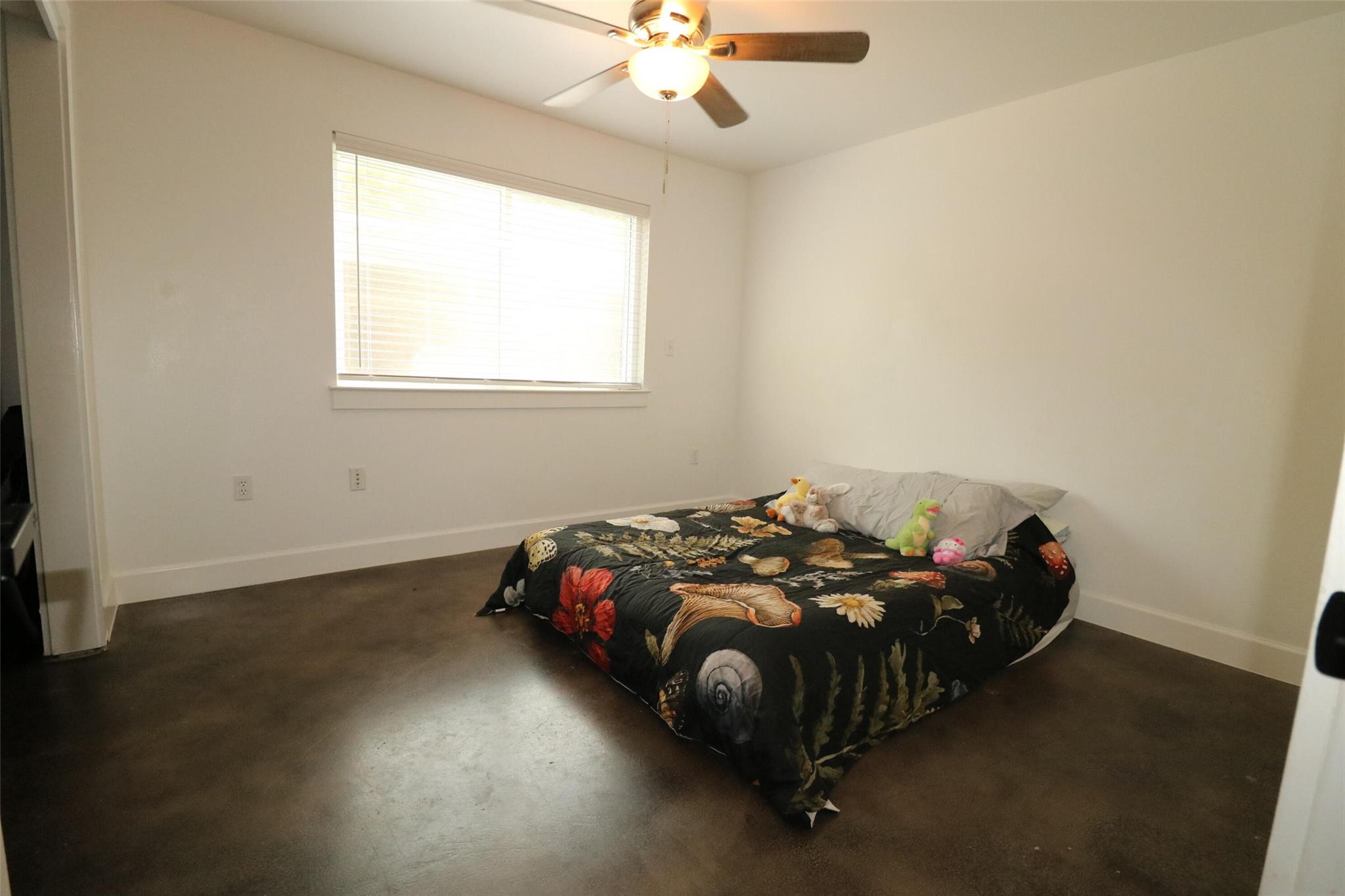 2200 Dickson Dr #124 Property Photo 11