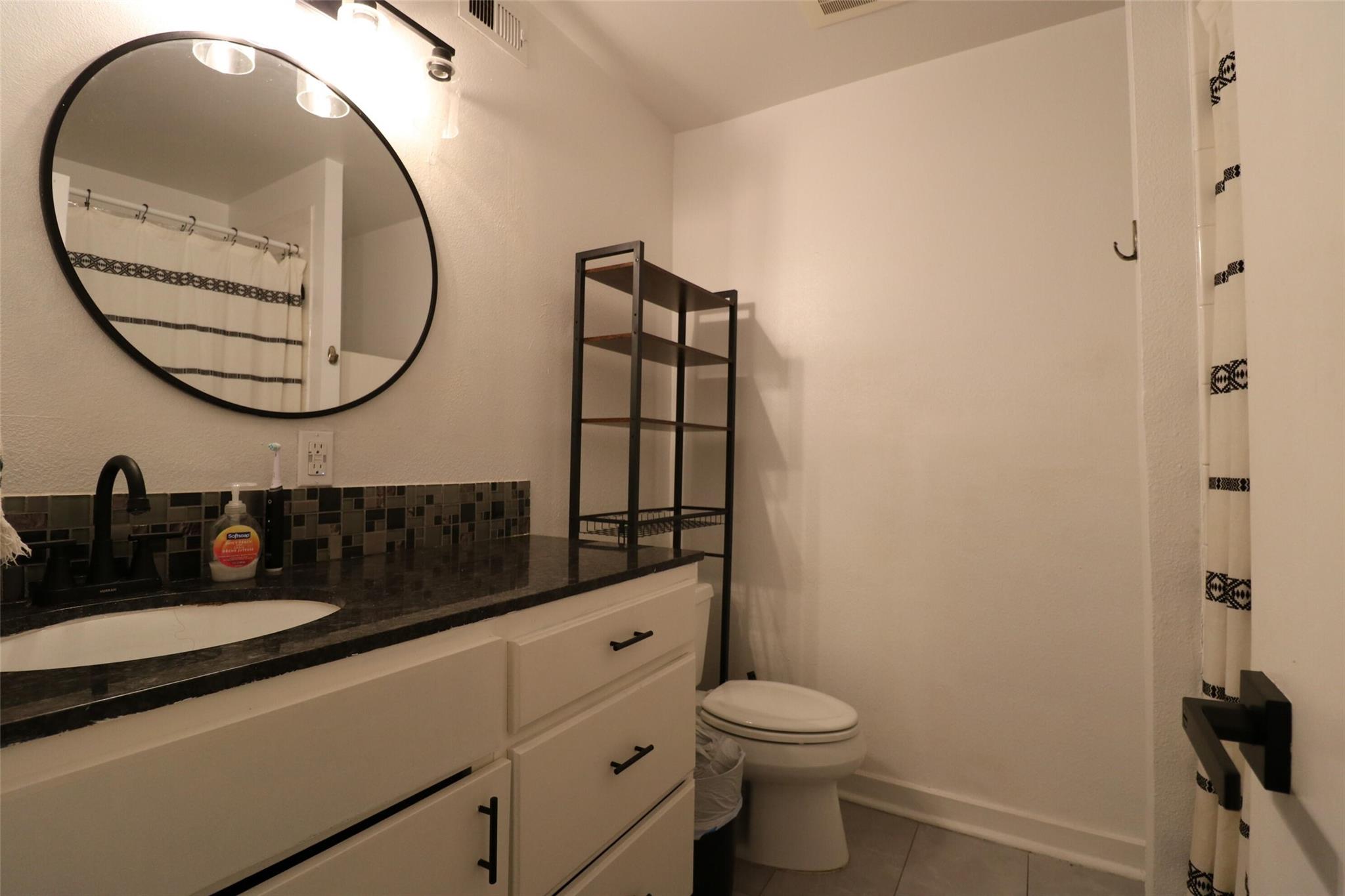 2200 Dickson Dr #124 Property Photo 15