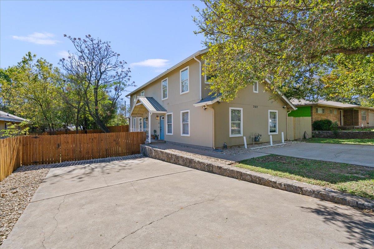 3107 E 13th St #b Property Photo 1