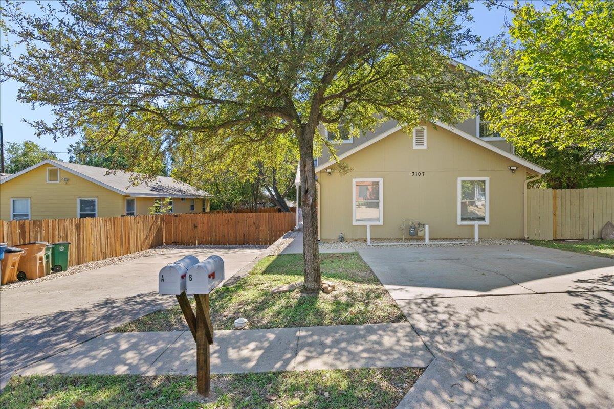 3107 E 13th St #b Property Photo 2