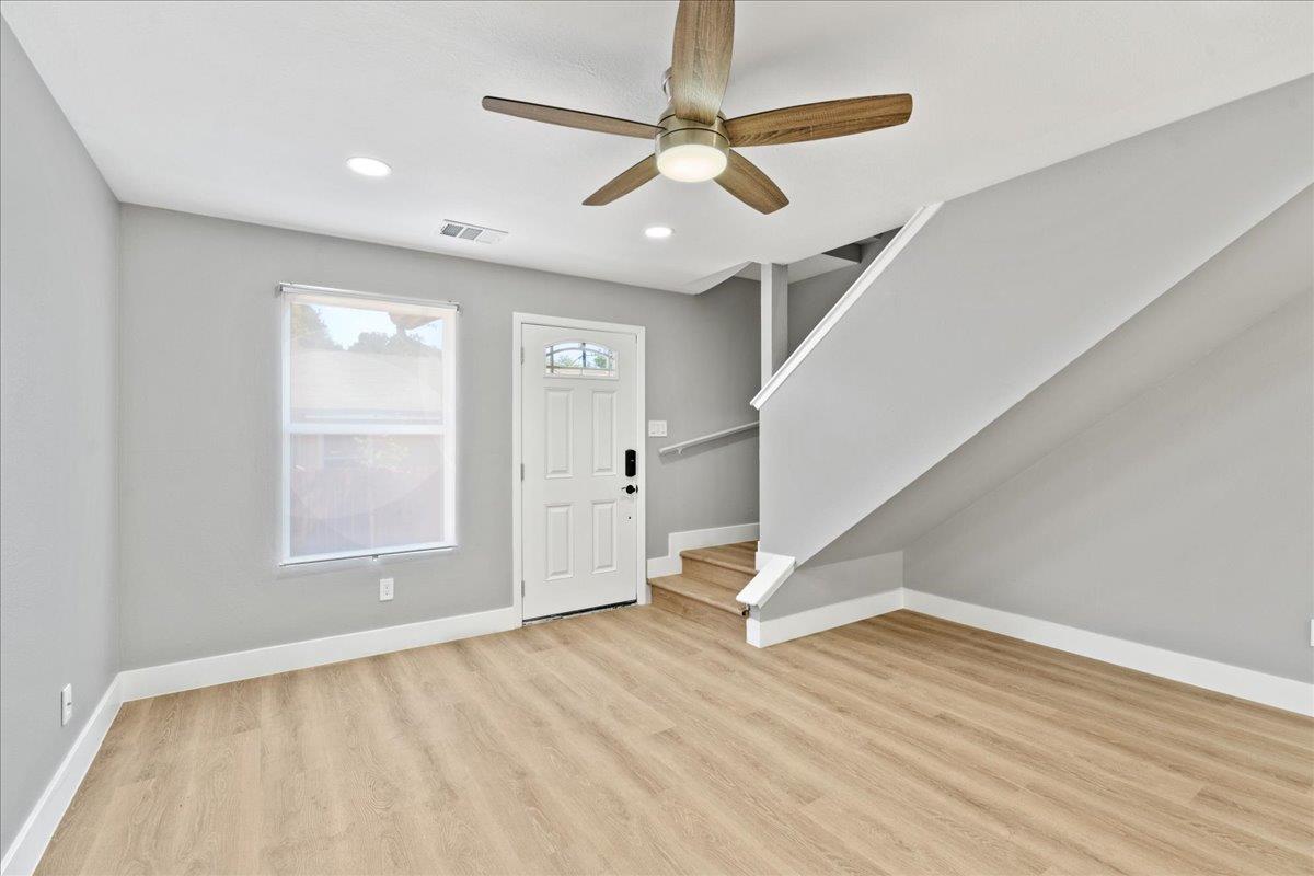 3107 E 13th St #b Property Photo 6