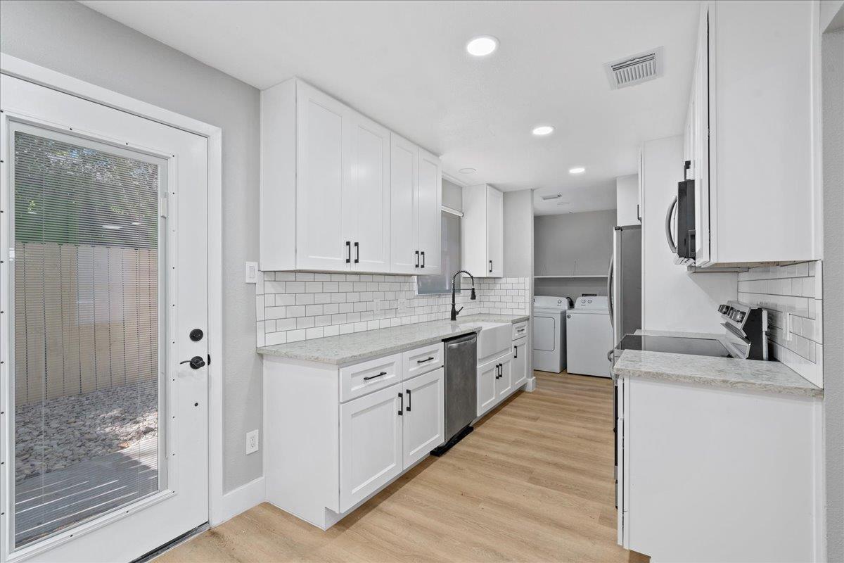 3107 E 13th St #b Property Photo 9