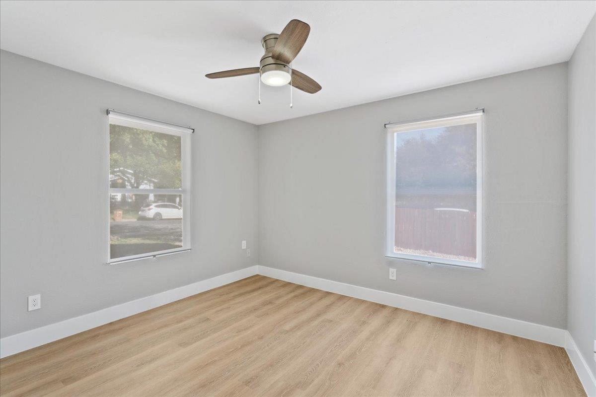 3107 E 13th St #b Property Photo 12