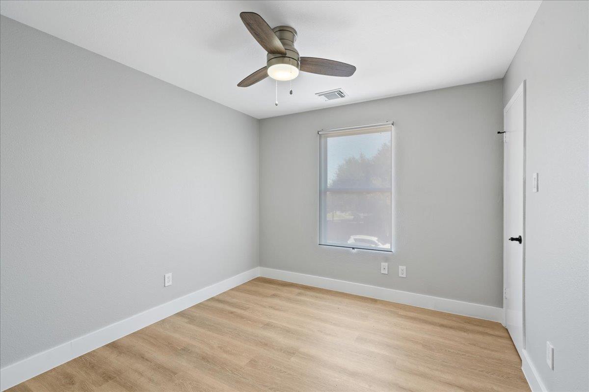 3107 E 13th St #b Property Photo 18