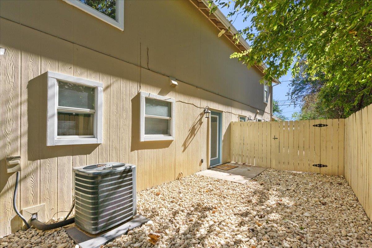 3107 E 13th St #b Property Photo 24