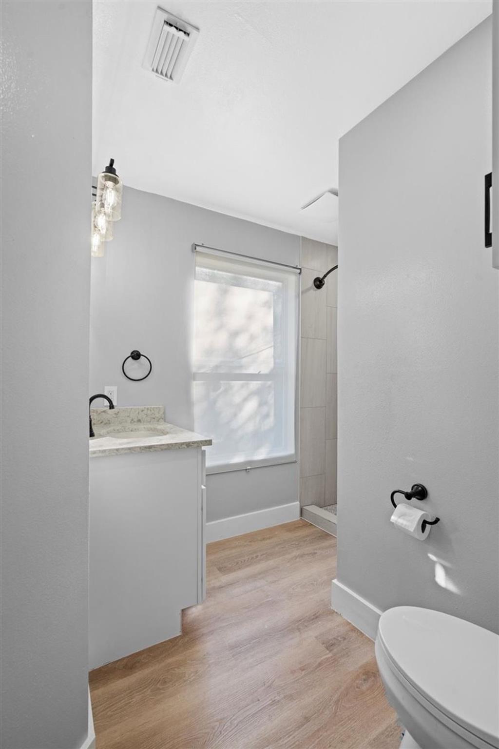 3107 E 13th St #b Property Photo 35