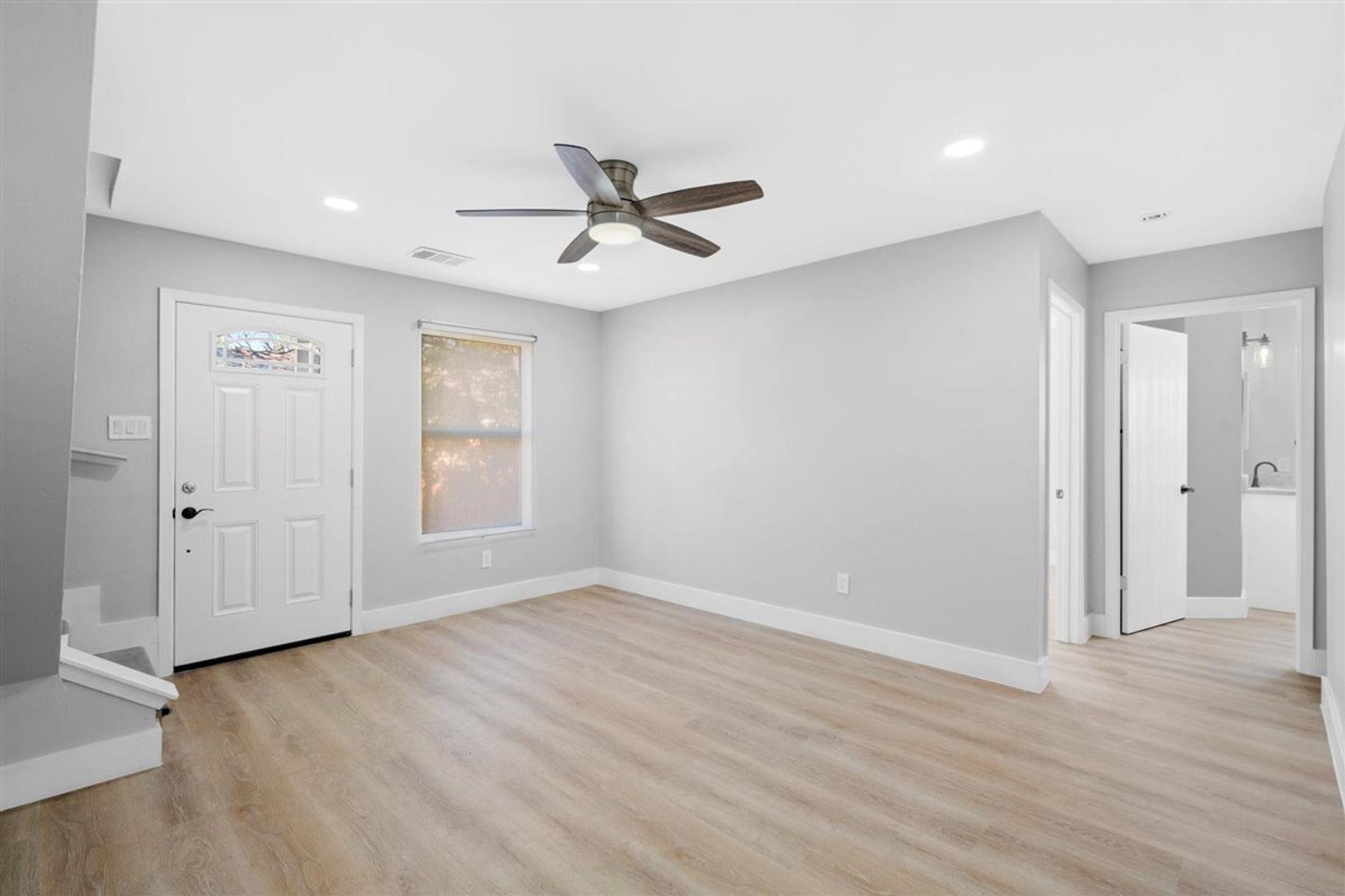 3107 E 13th St #b Property Photo 43