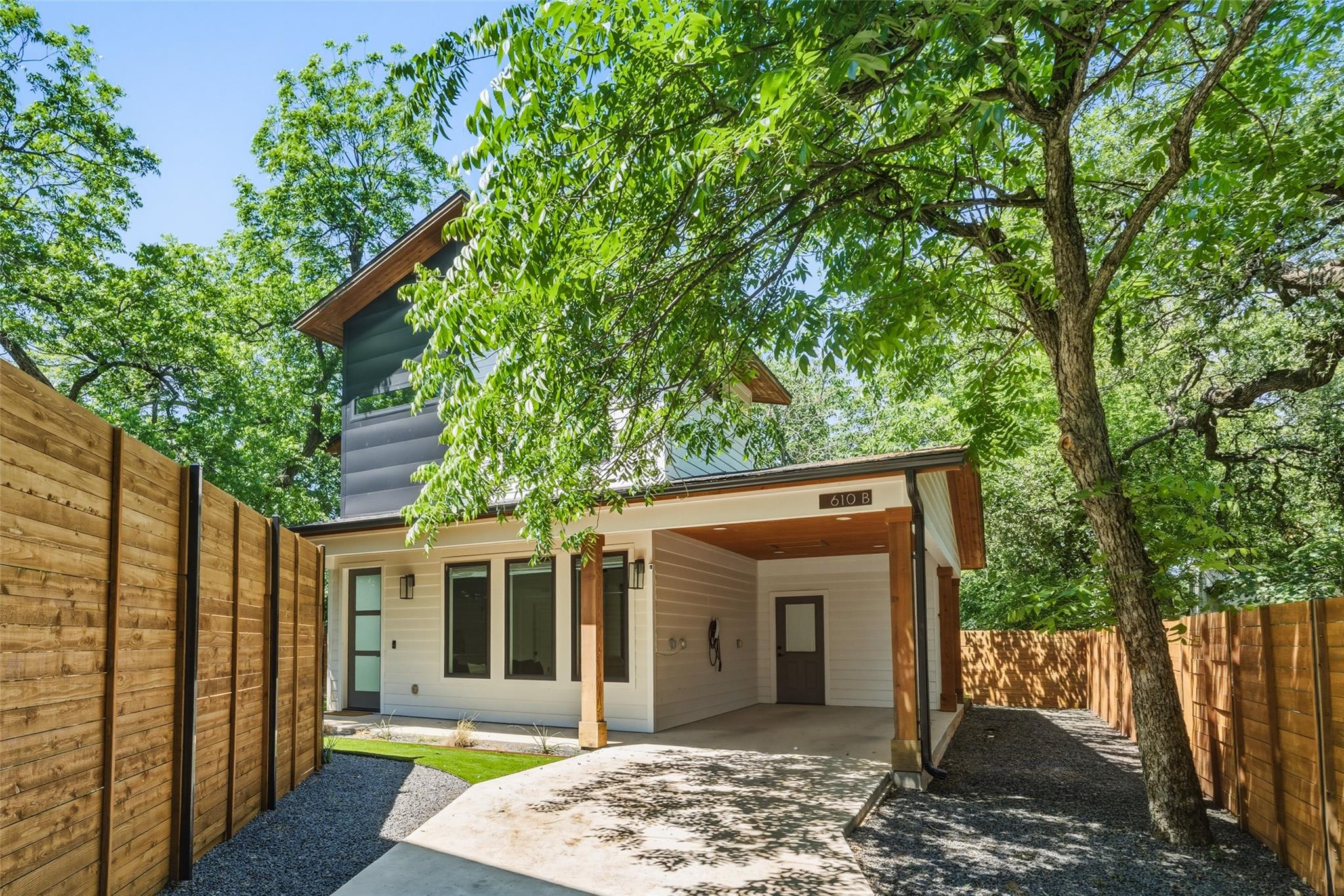 610 Clifford Dr #b Property Photo 18