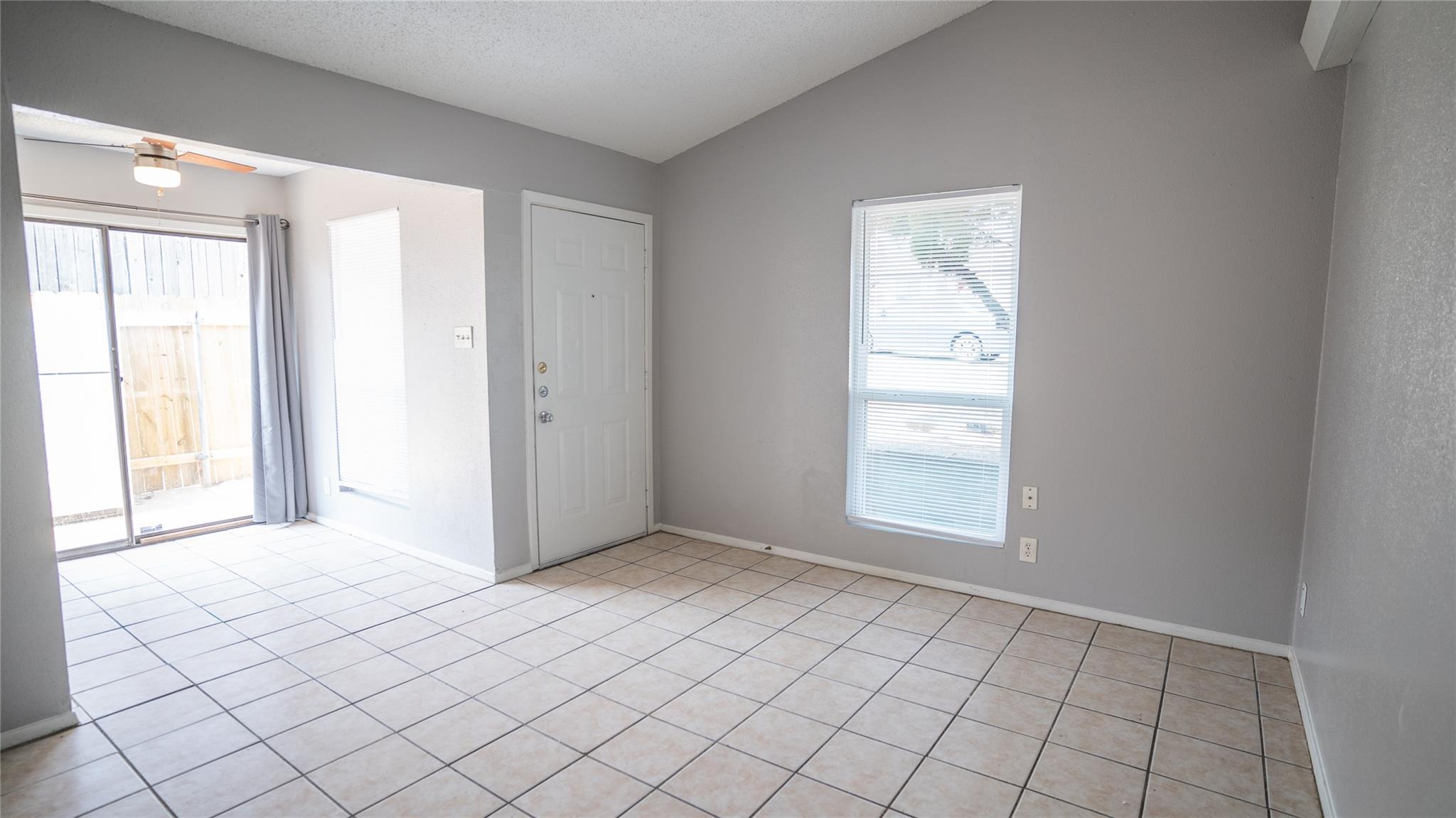 3003 Parker Ln #d Property Photo 8
