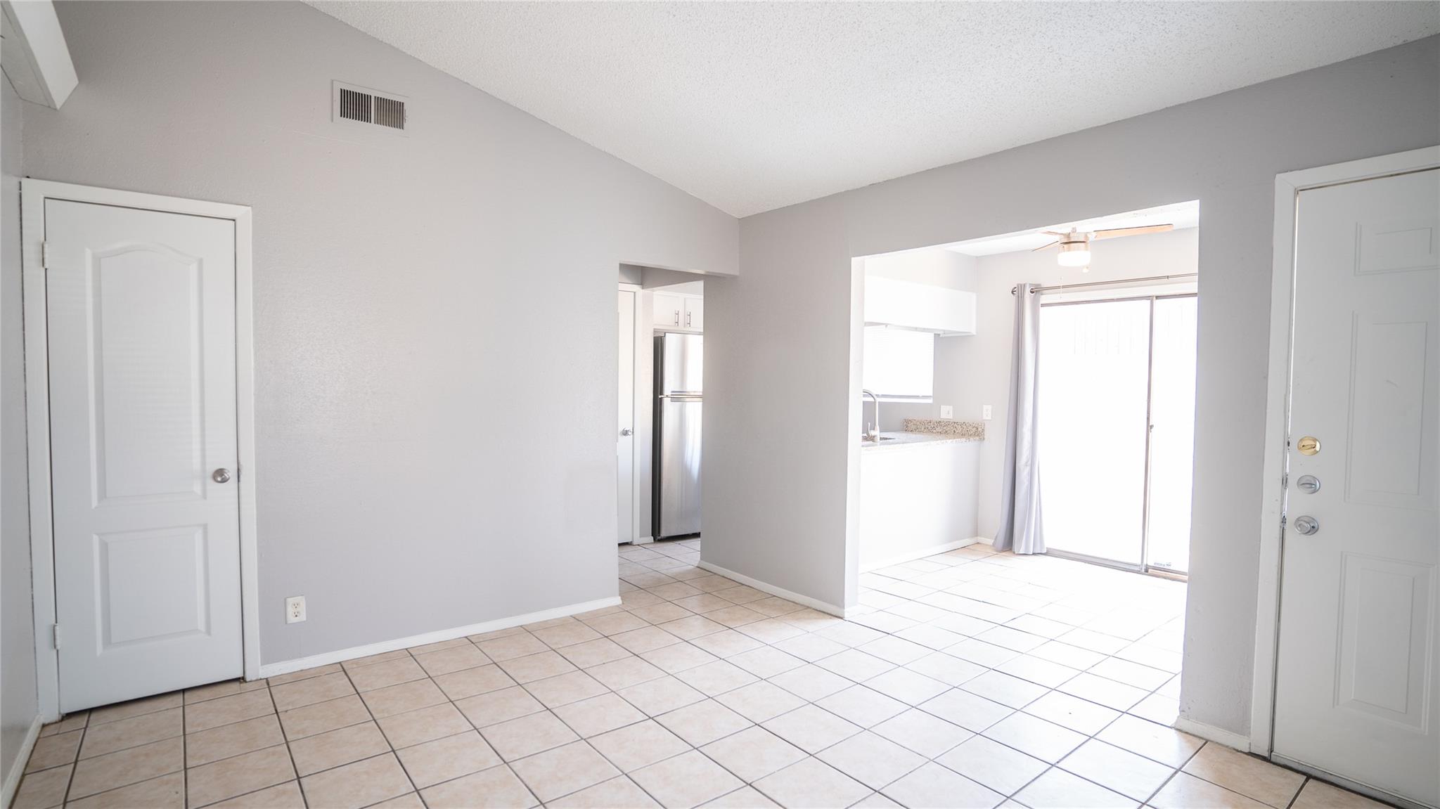 3003 Parker Ln #d Property Photo 9