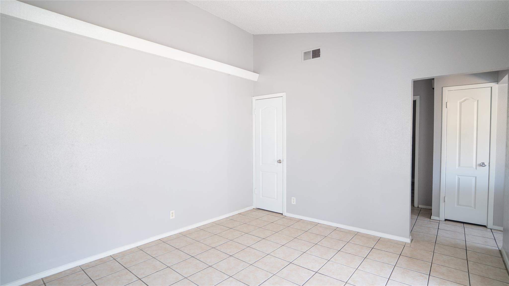 3003 Parker Ln #d Property Photo 11