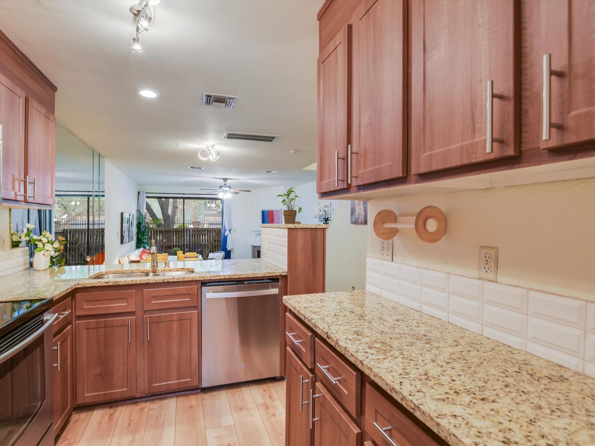 7122 Wood Hollow Dr 19 Property Photo 10