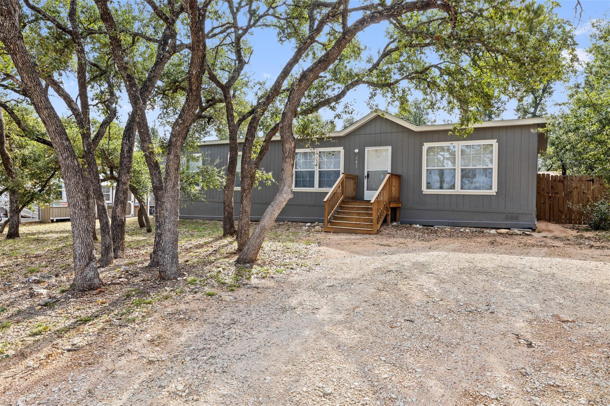 142 Brianna Cir Property Photo 3