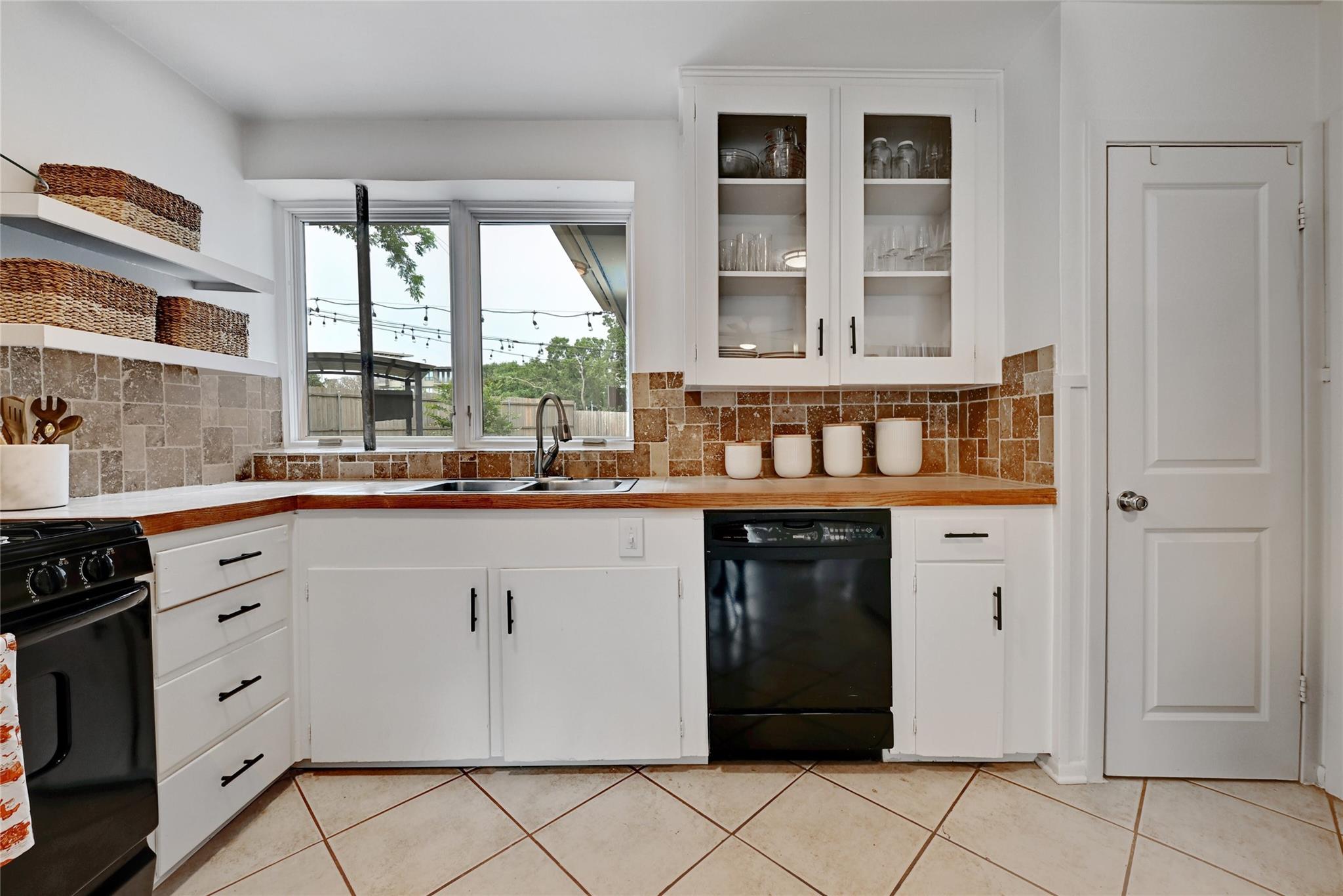 5700 Avenue G None #a Property Photo 9