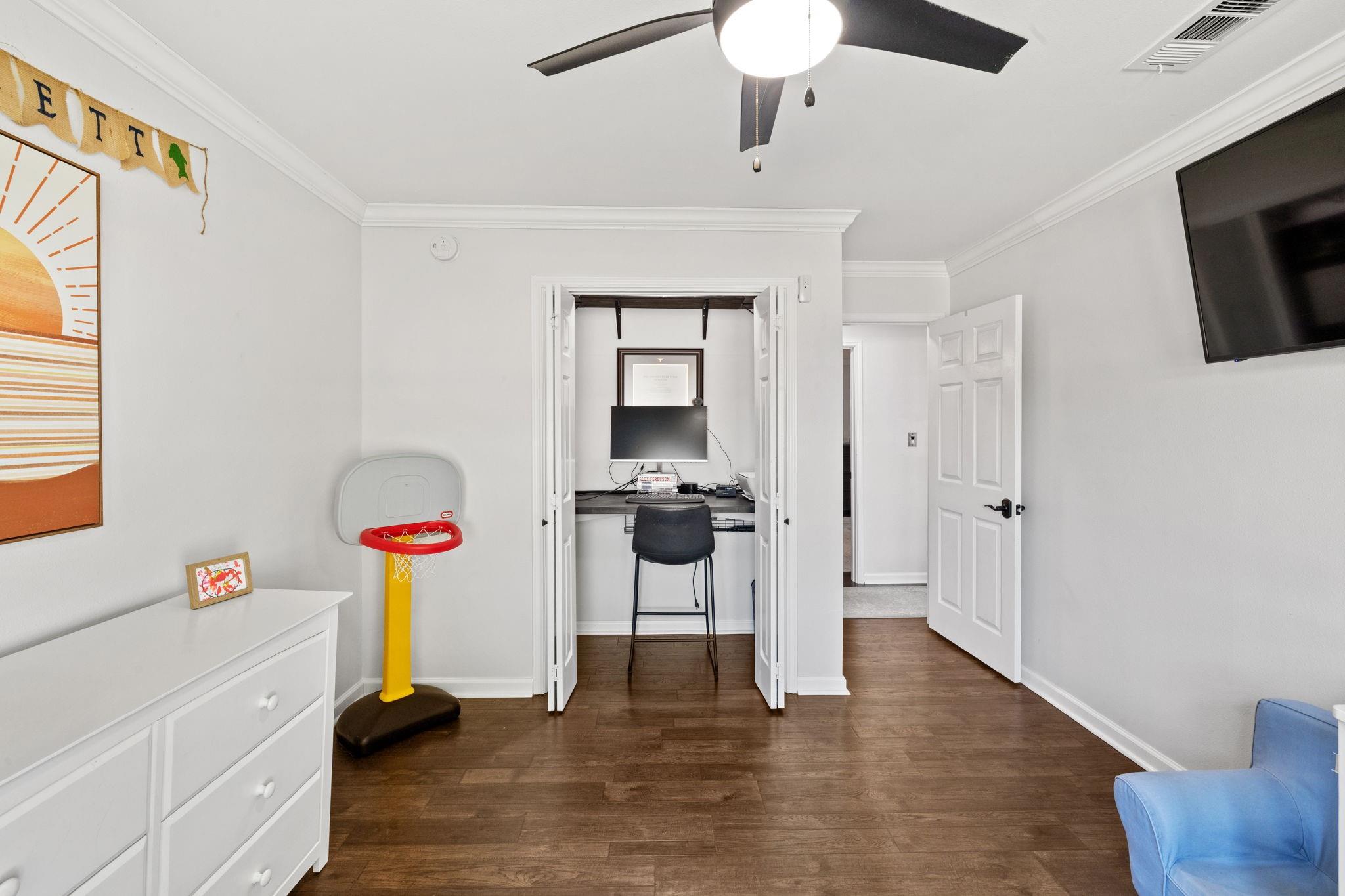 1000 Center St Property Photo 18