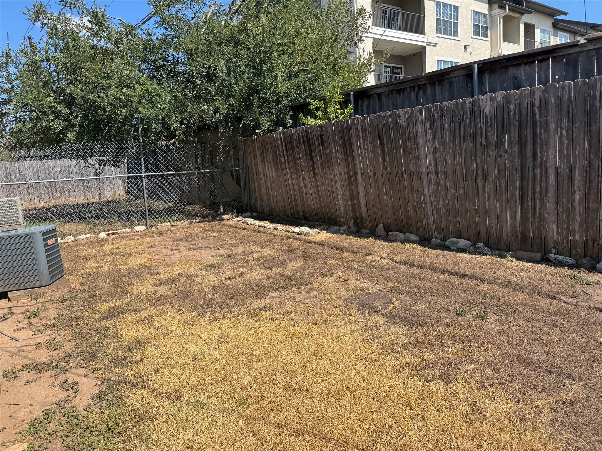 8704 Pineridge Dr #b Property Photo 17