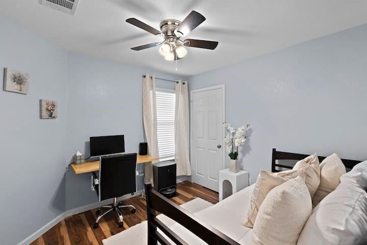 1621 Poppy Seed Ln Property Photo 13