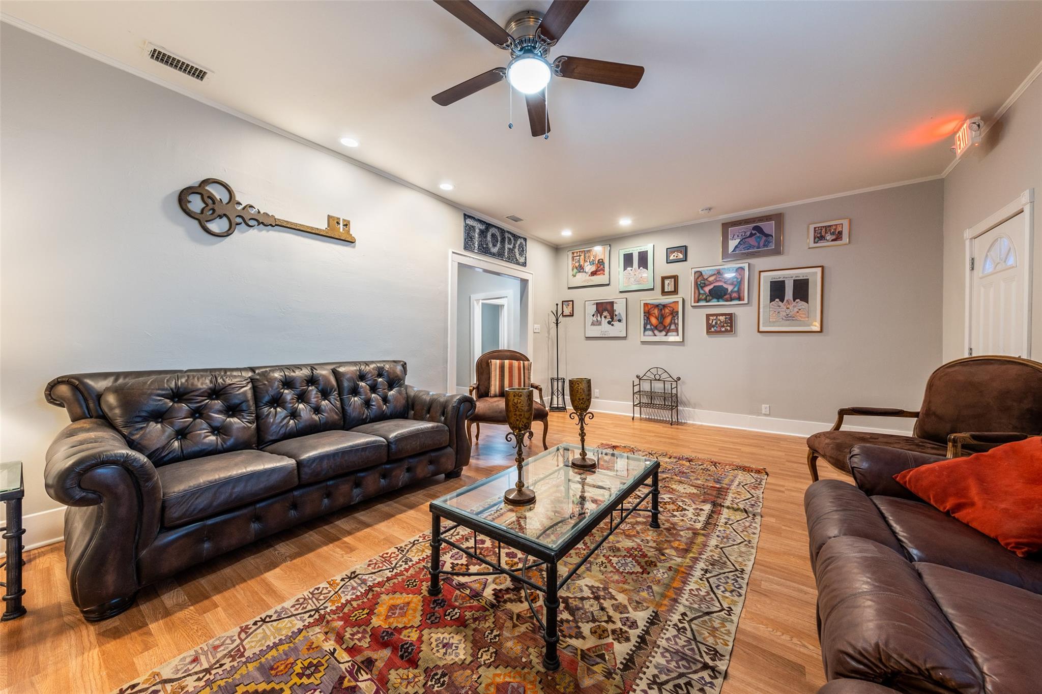 2511 San Gabriel St Property Photo 4