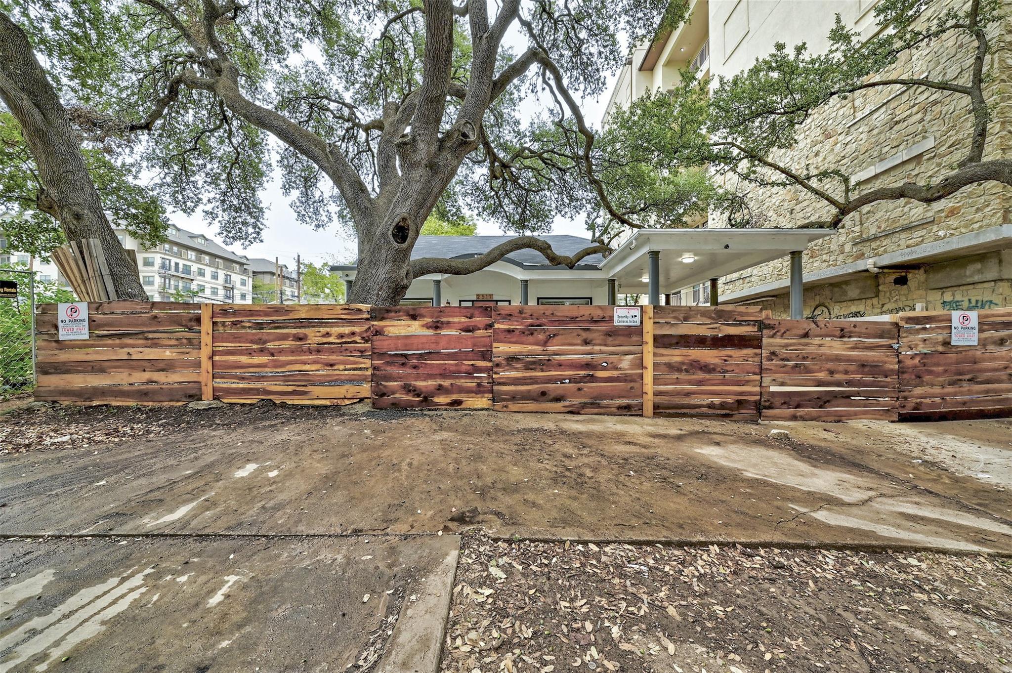 2511 San Gabriel St Property Photo 34