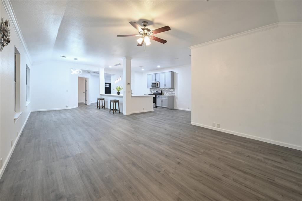910 Rocking Spur Cv Property Photo 8