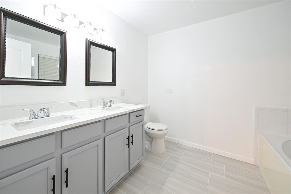 910 Rocking Spur Cv Property Photo 10
