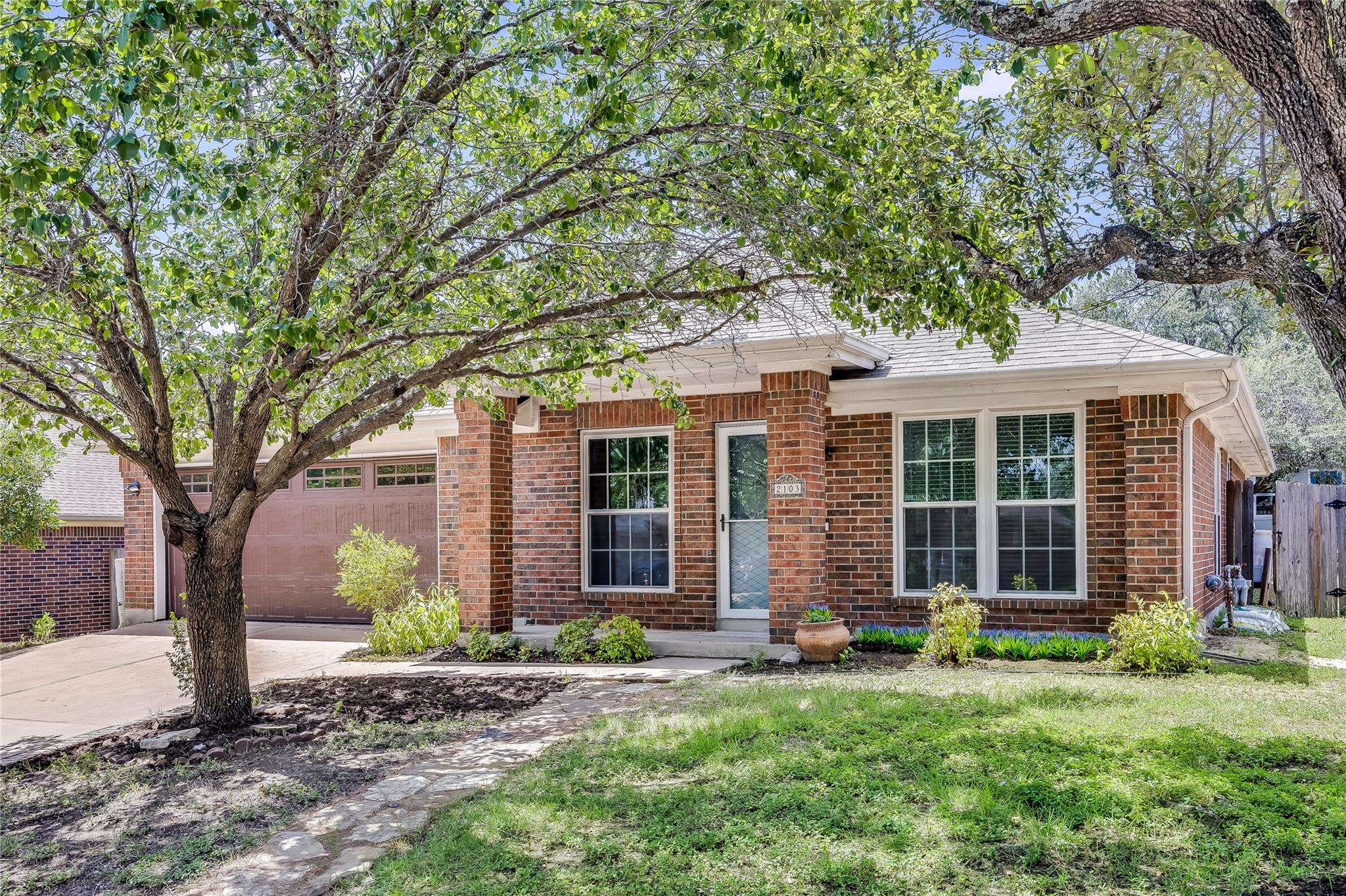 2103 Emmett Pkwy Property Photo 1