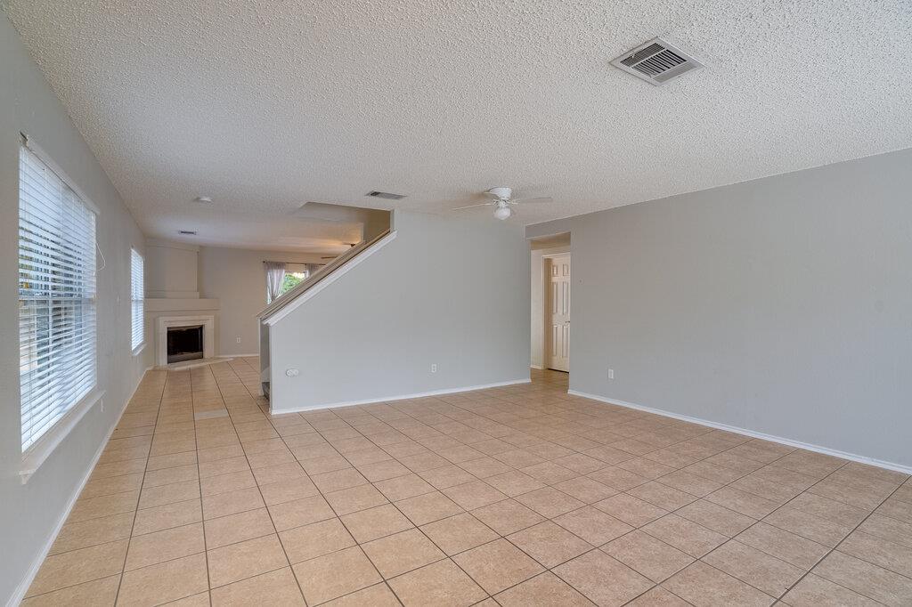 7903 Bramble Bush Dr Property Photo 3