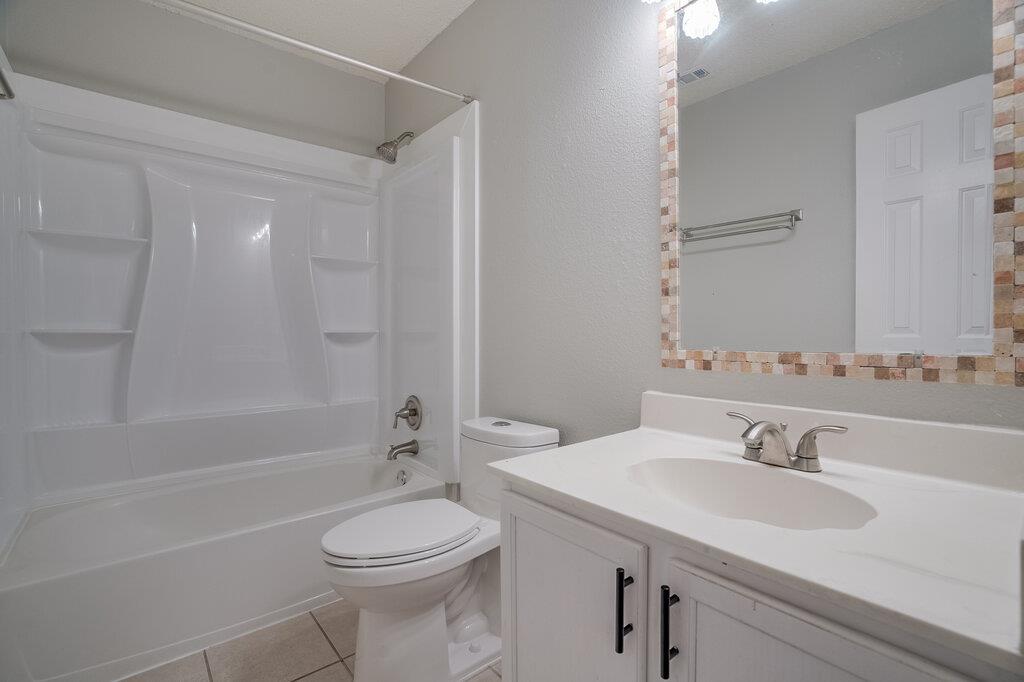 7903 Bramble Bush Dr Property Photo 14