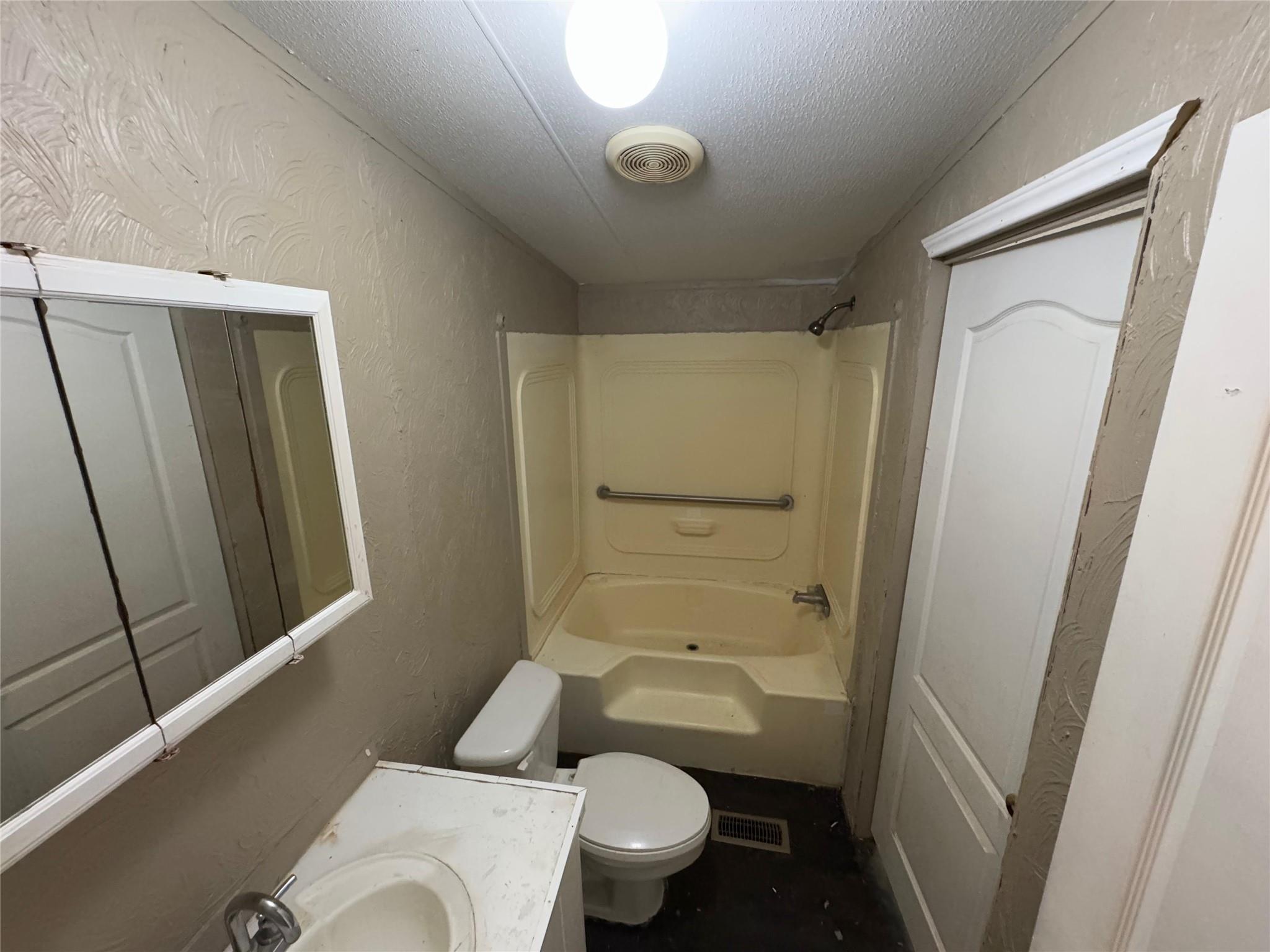 8315 Burleson Manor Rd #b Property Photo 9