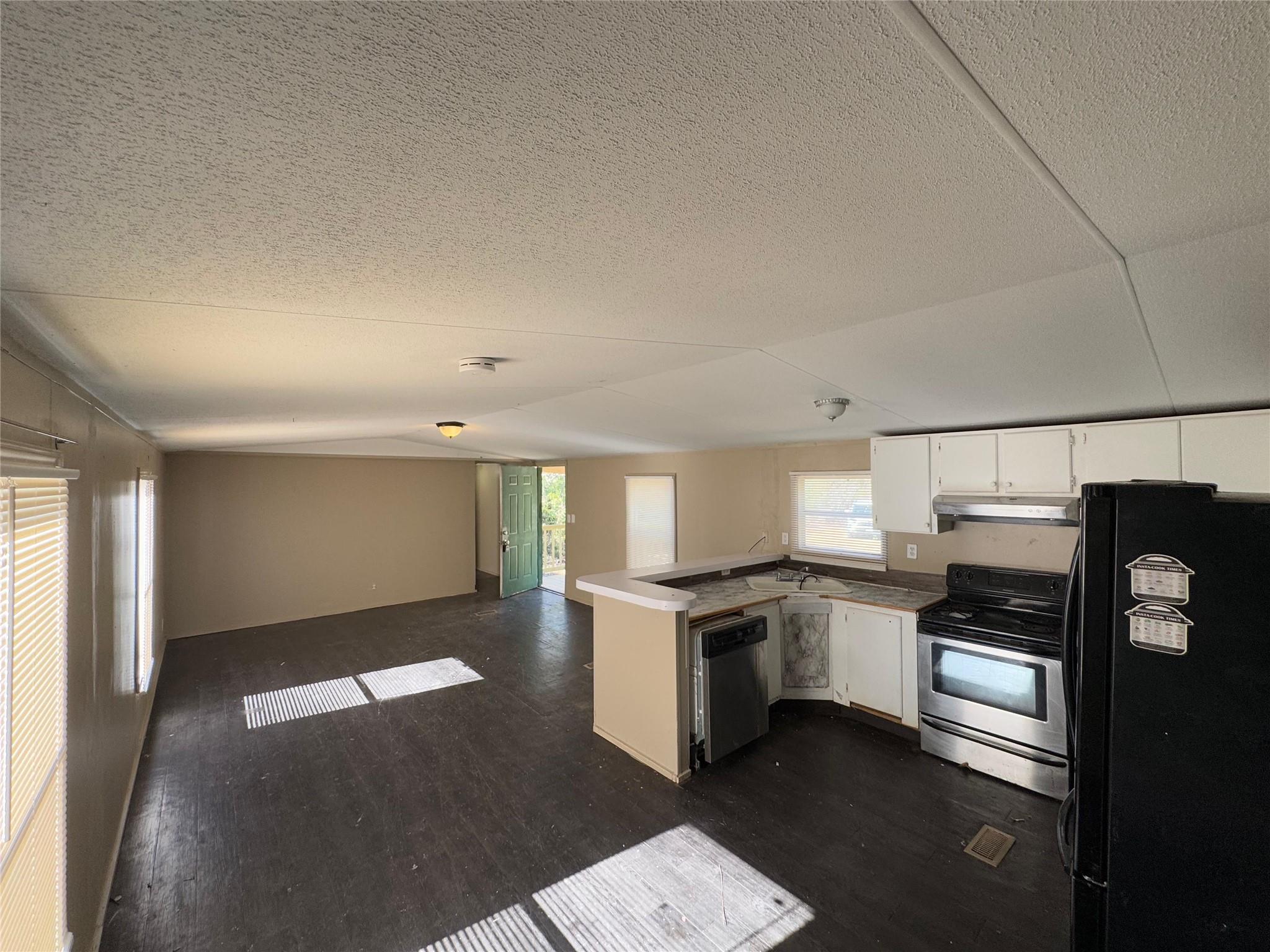 8315 Burleson Manor Rd #b Property Photo 10