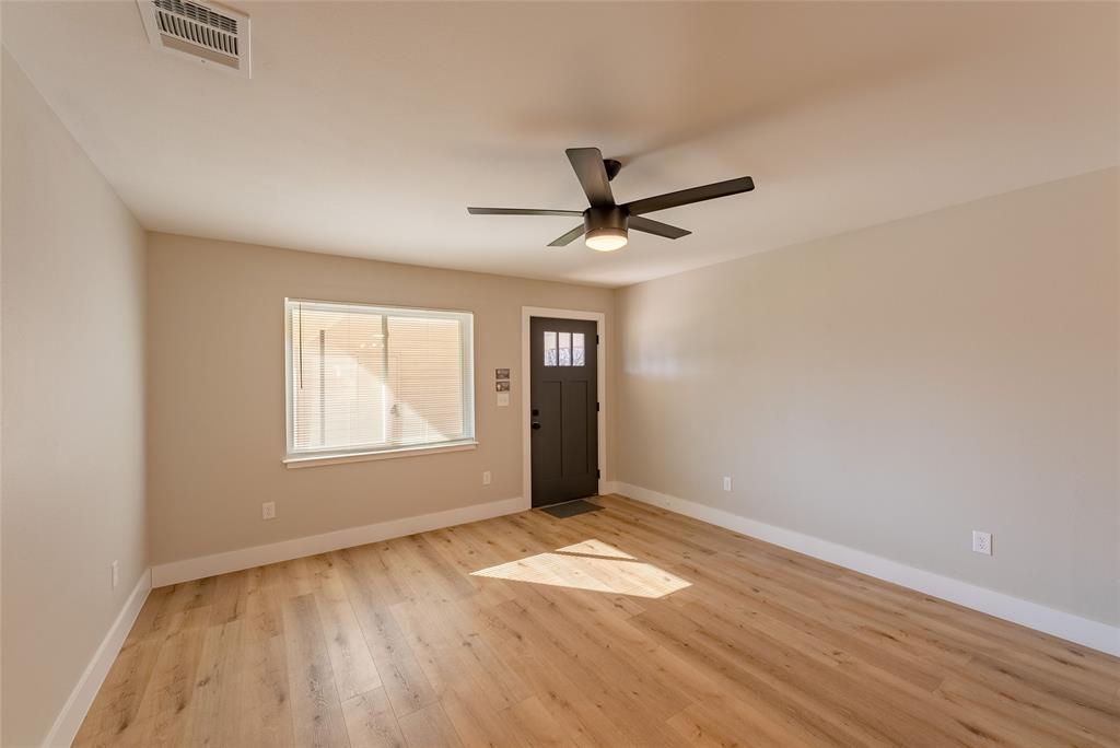 4306 Shallowbrook Trl Property Photo 3