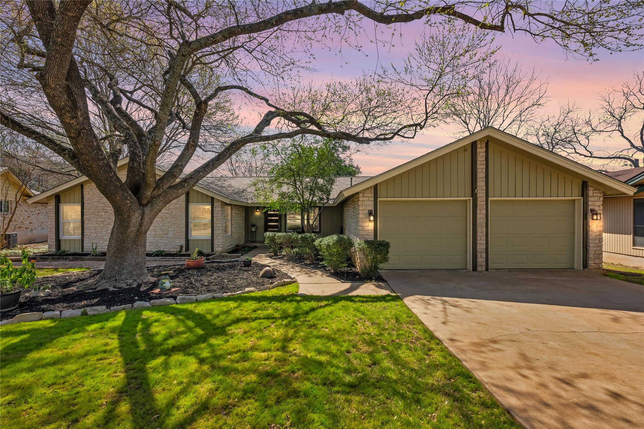 6103 Waldon Holw Property Photo