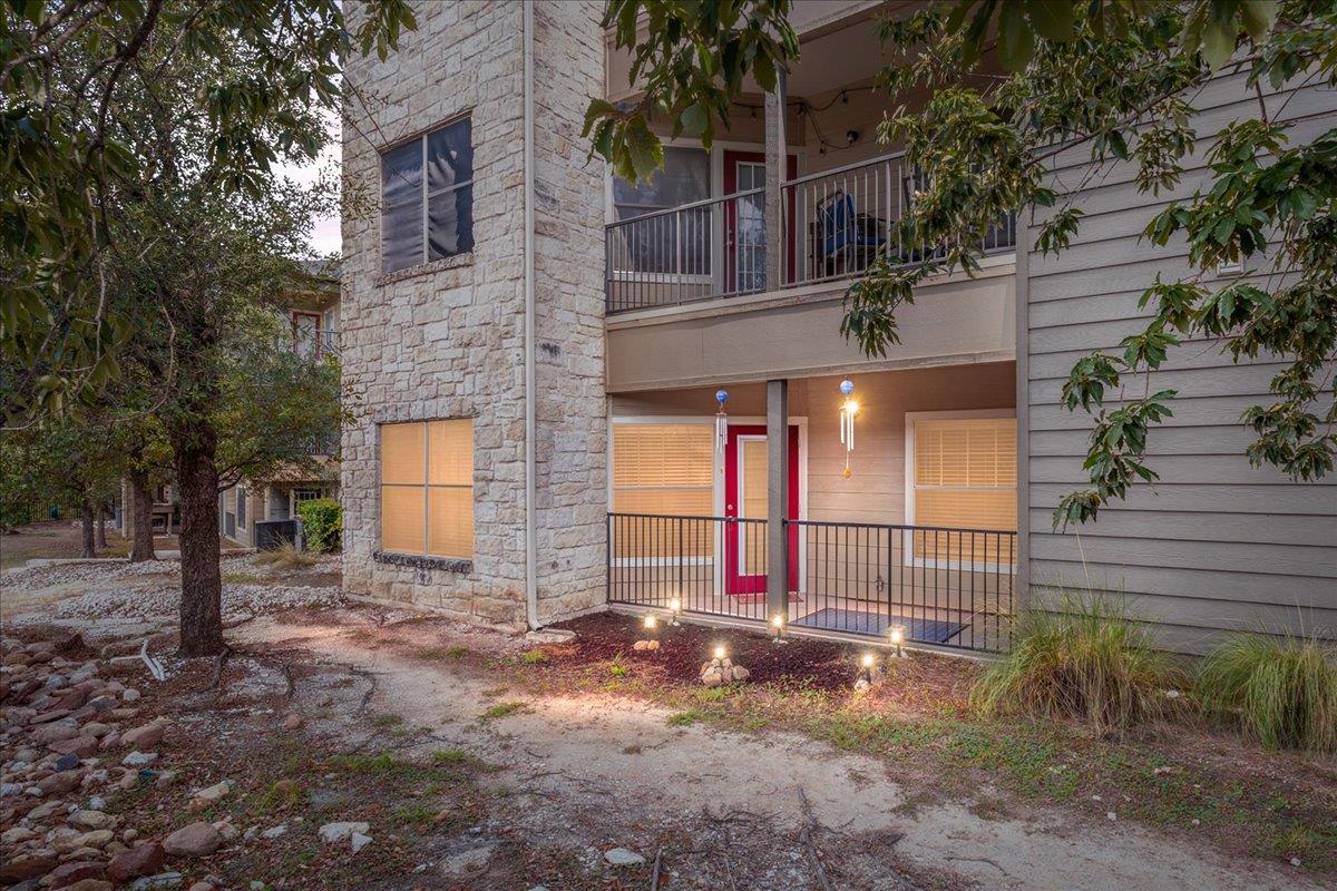 2320 Gracy Farms Ln #414 Property Photo 1