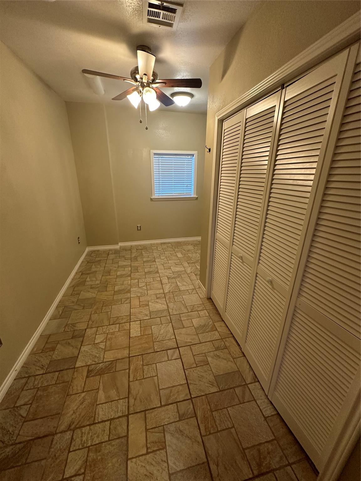 8 W Mesquite Ave Property Photo 7