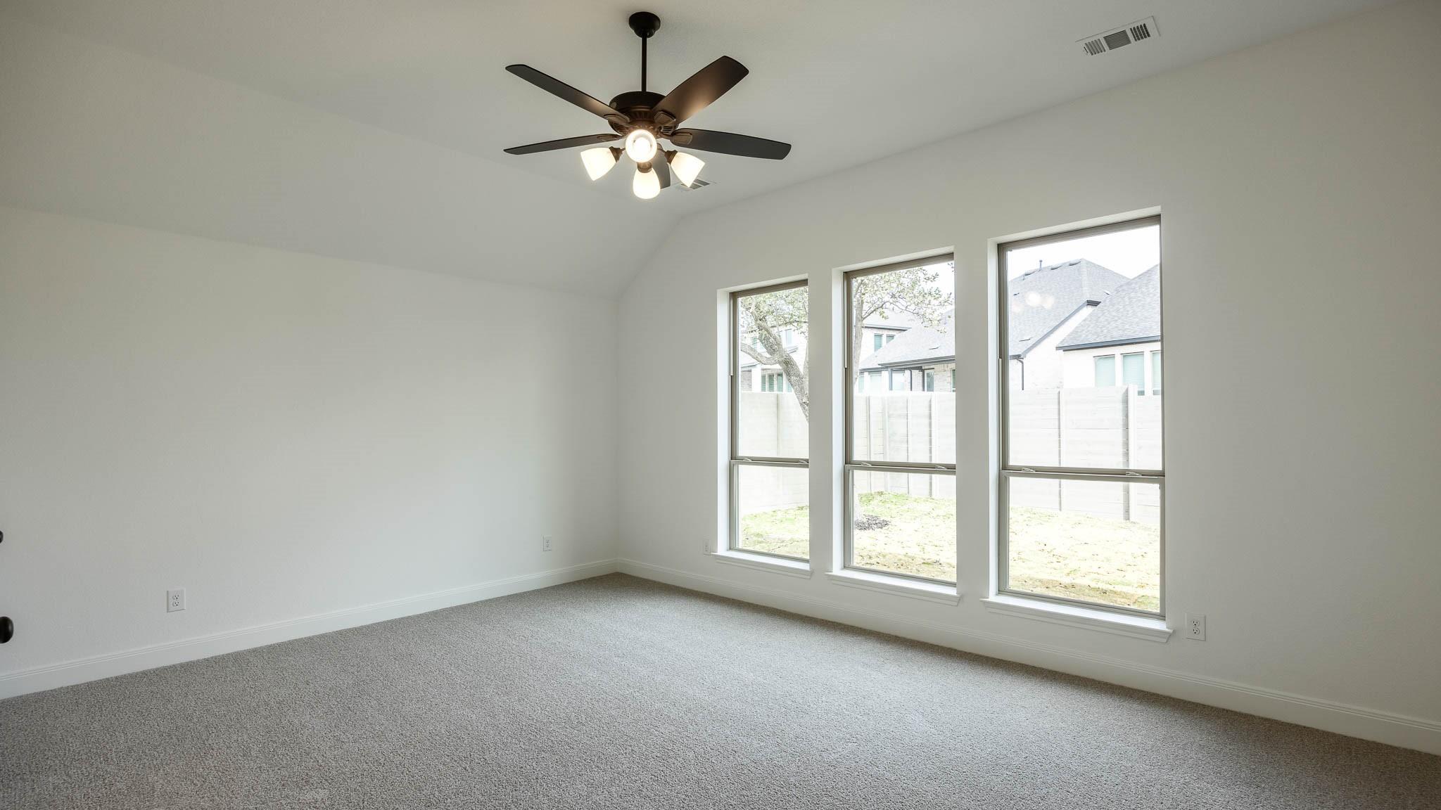 841 Round Mountain Pass Property Photo 10