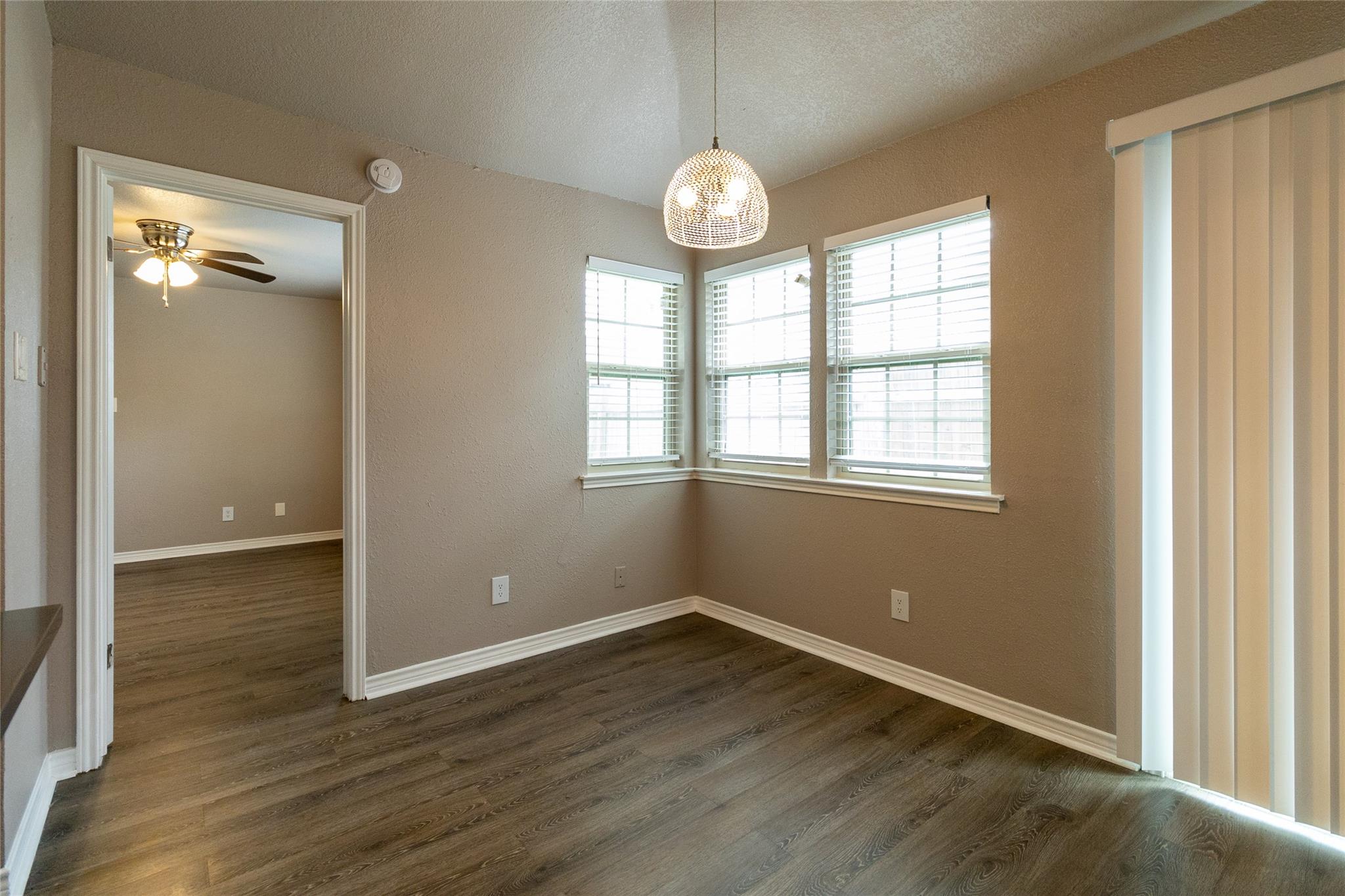 1003 Hyridge St Property Photo 6