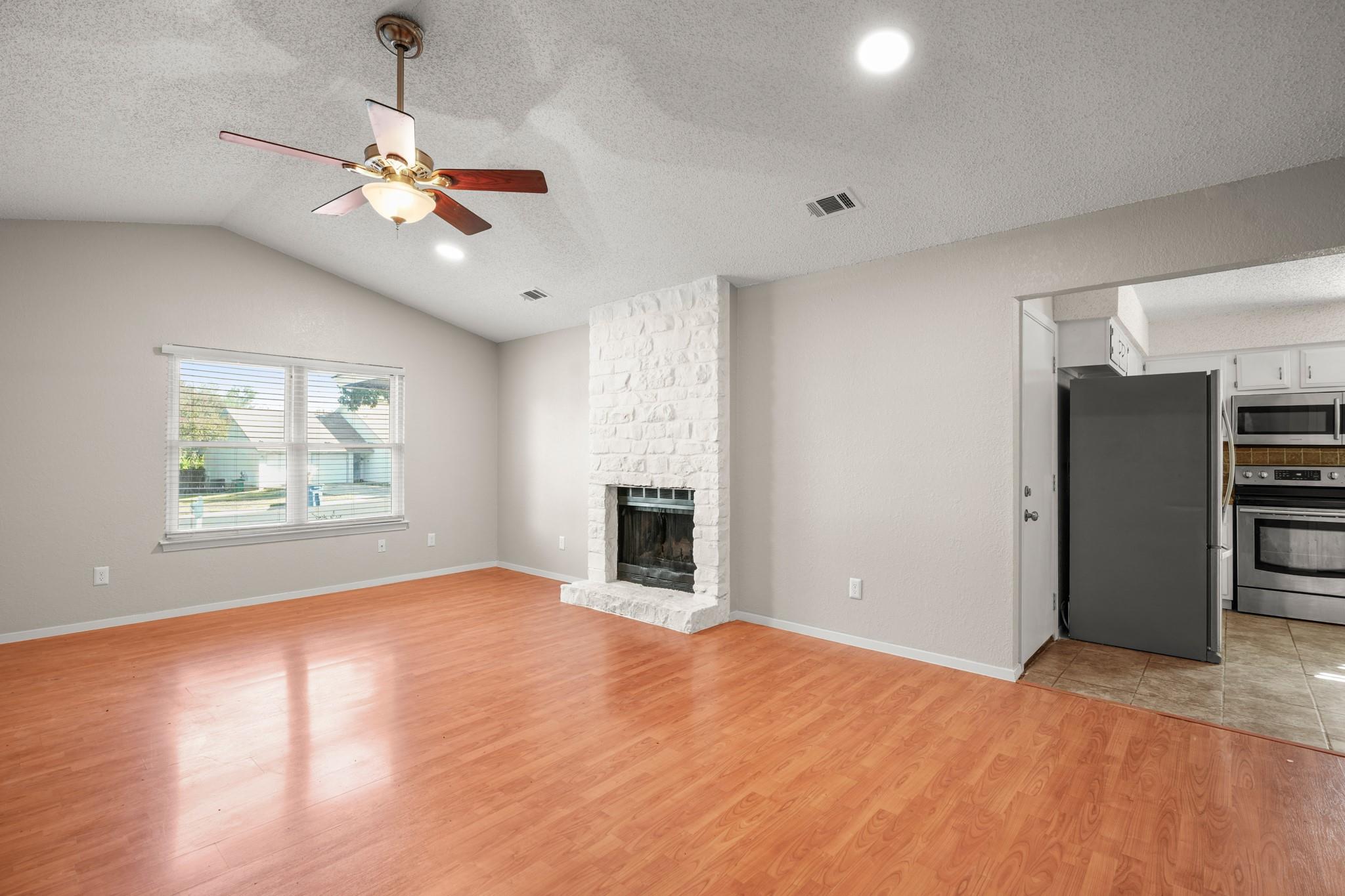 3213 Plantation Rd Property Photo 3