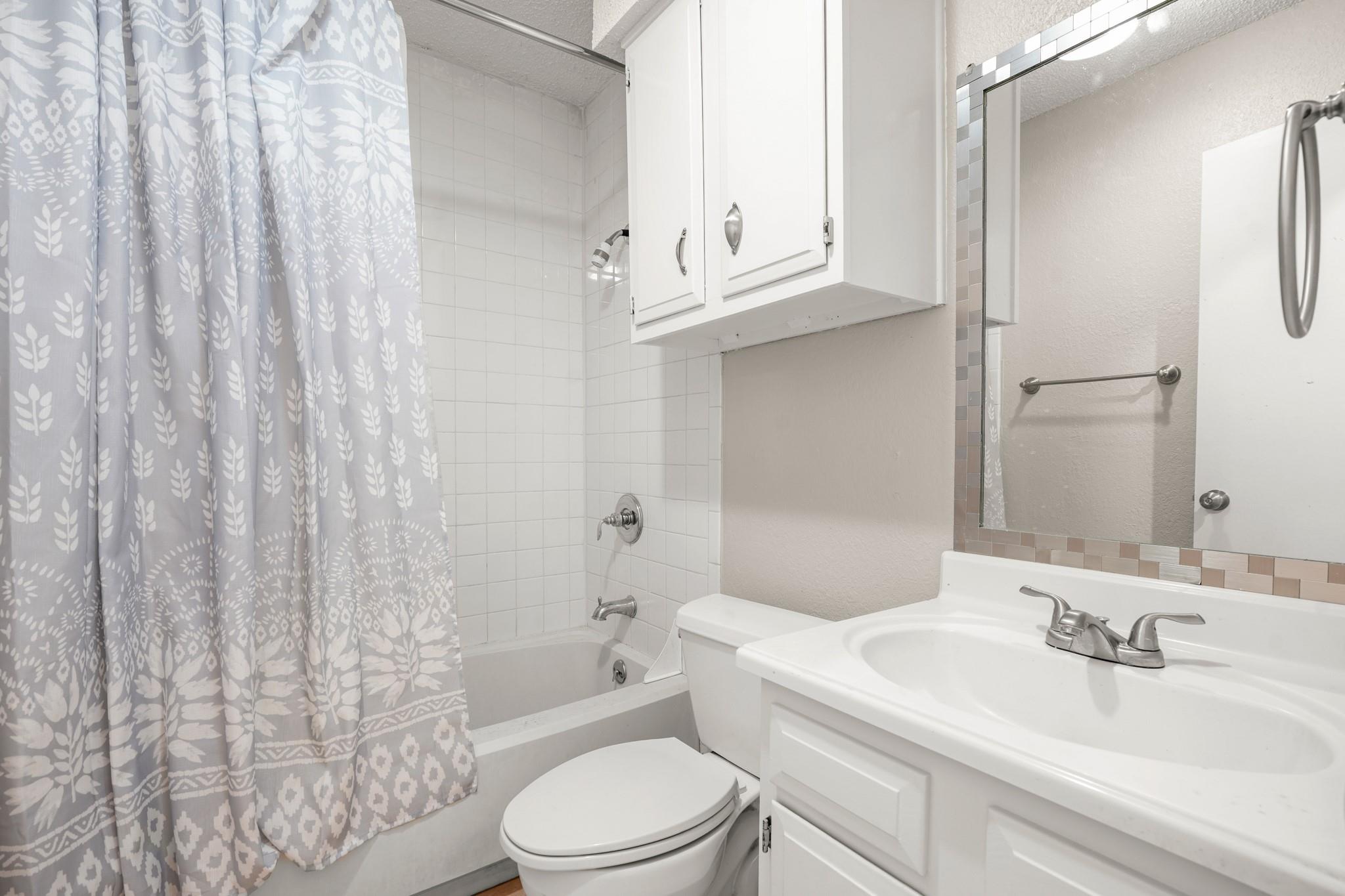 3213 Plantation Rd Property Photo 4