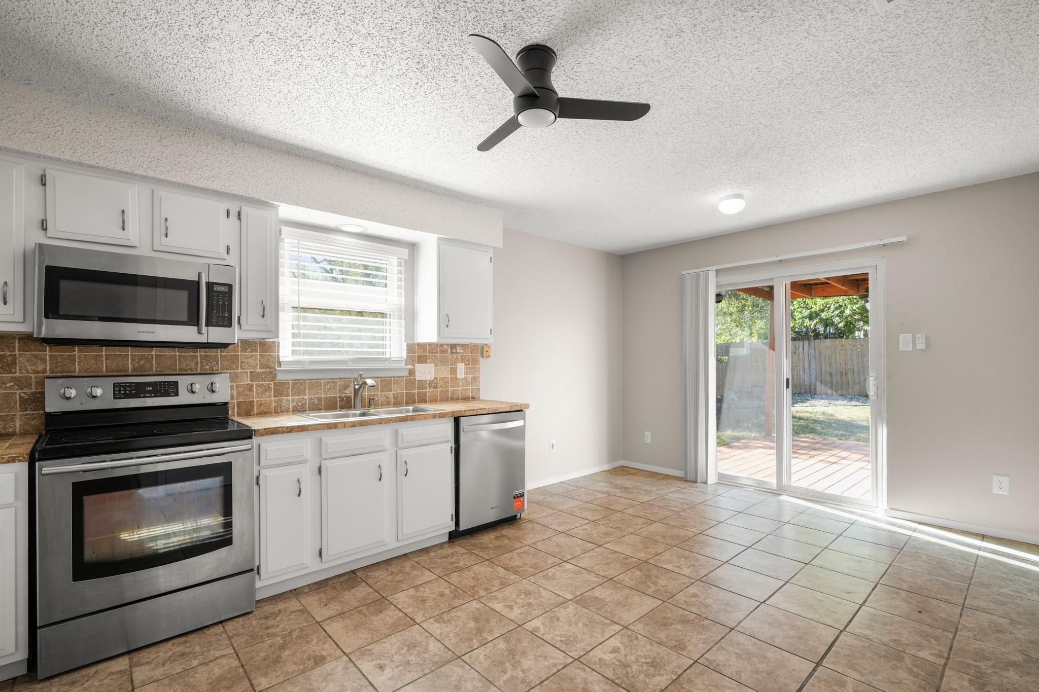 3213 Plantation Rd Property Photo 9