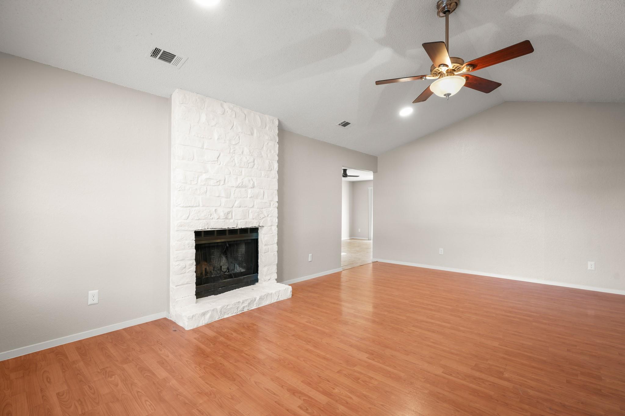 3213 Plantation Rd Property Photo 10