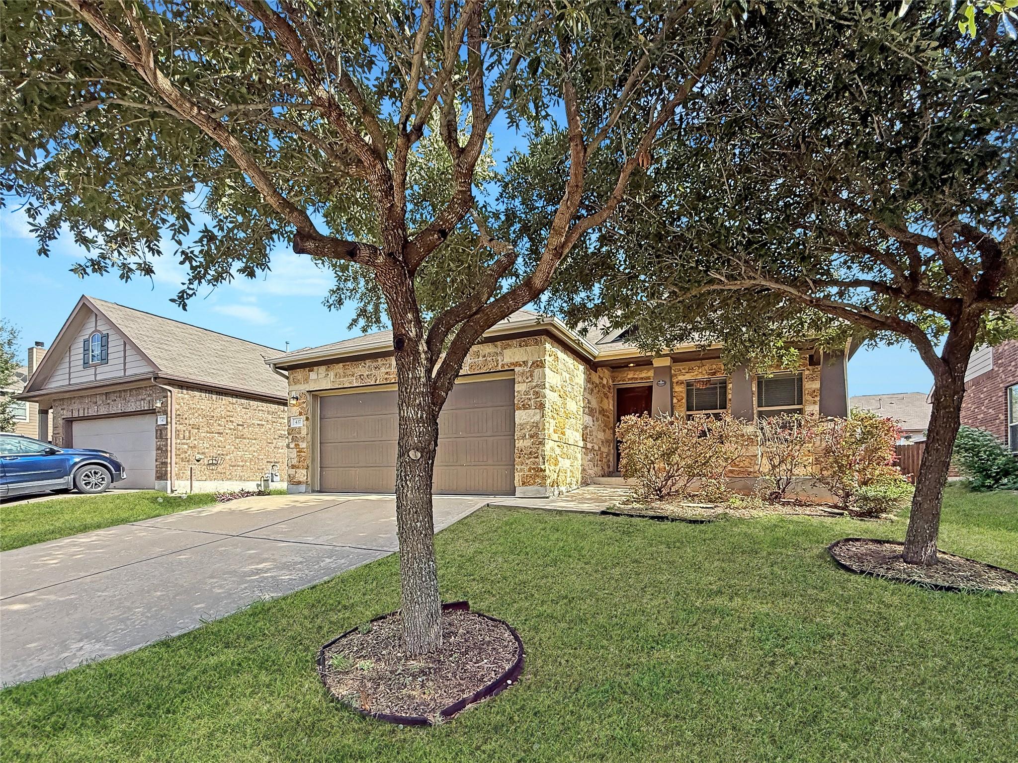 437 Travertine Trl Property Photo 1